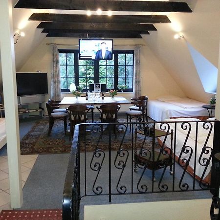 Altes Zollhaus Am Klinikum Hotel Lubeck Ngoại thất bức ảnh