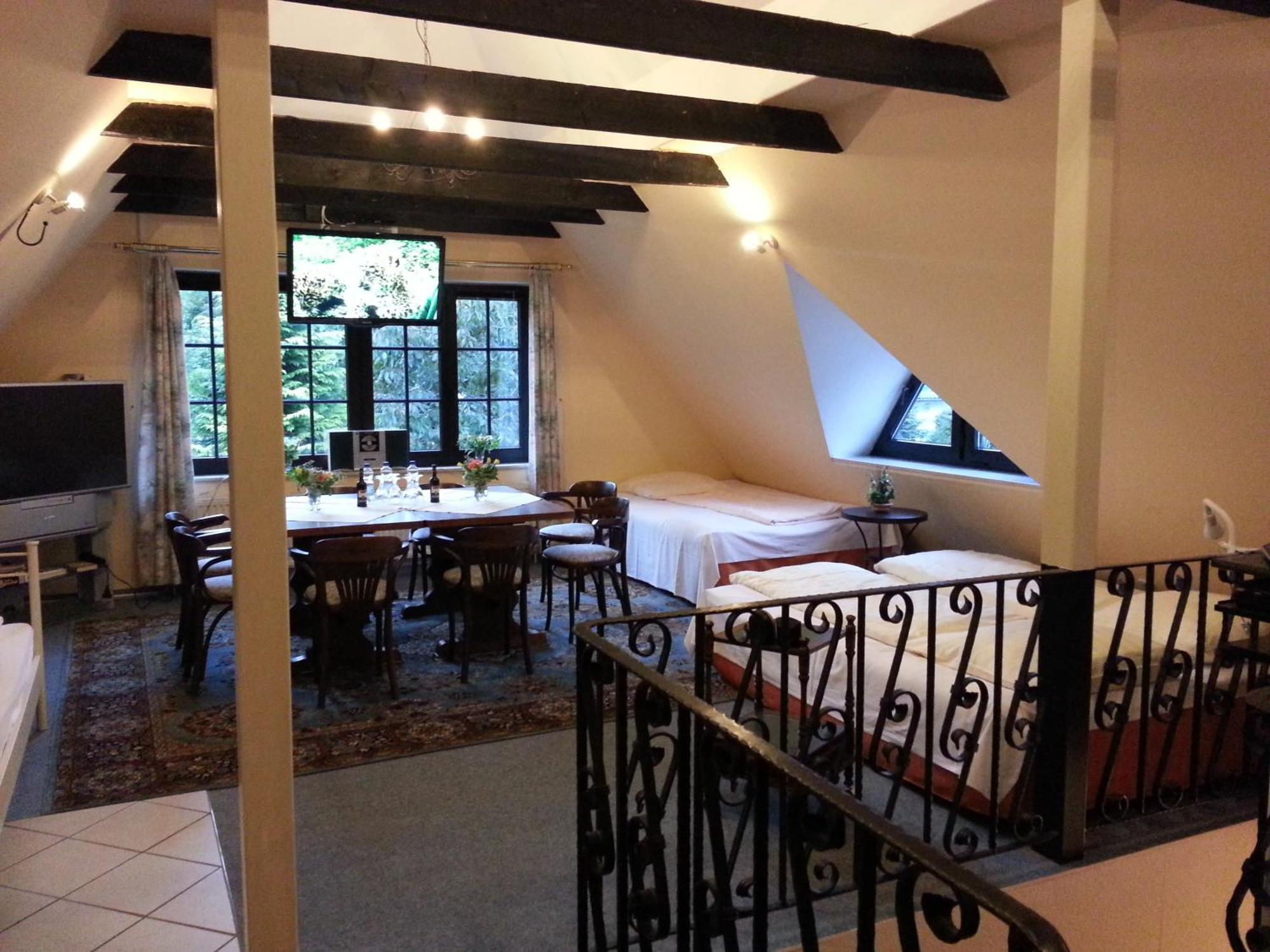 Altes Zollhaus Am Klinikum Hotel Lubeck Ngoại thất bức ảnh