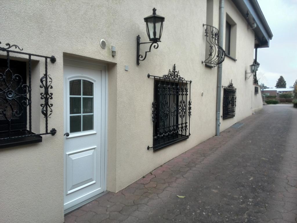 Altes Zollhaus Am Klinikum Hotel Lubeck Ngoại thất bức ảnh