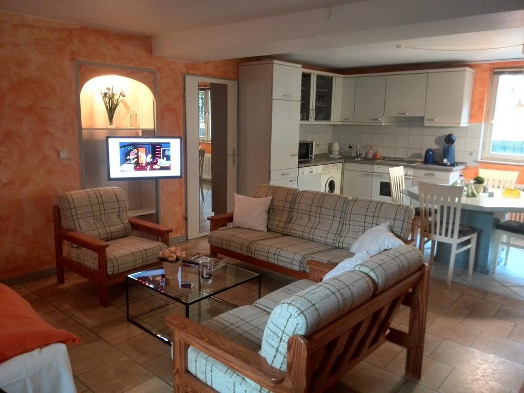 Altes Zollhaus Am Klinikum Hotel Lubeck Ngoại thất bức ảnh