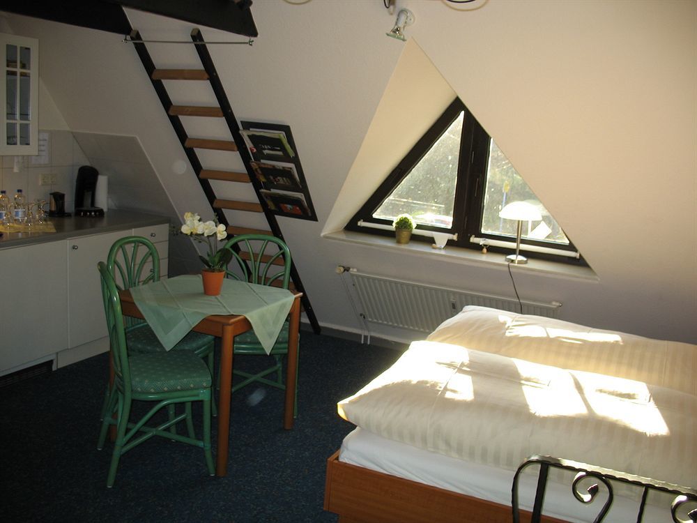 Altes Zollhaus Am Klinikum Hotel Lubeck Ngoại thất bức ảnh