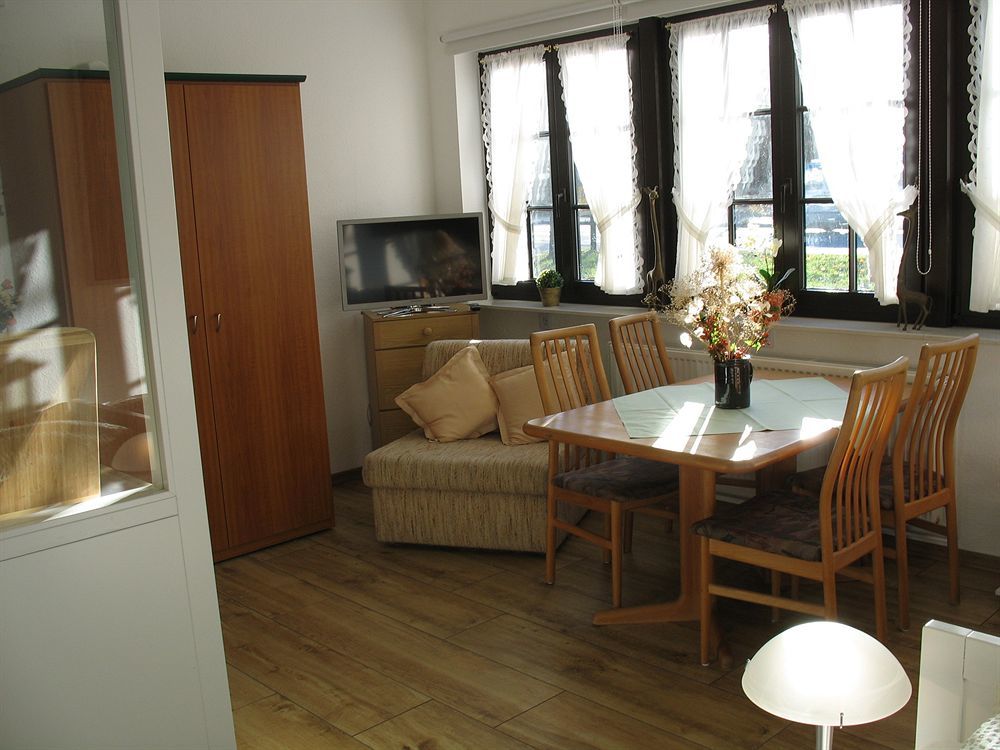 Altes Zollhaus Am Klinikum Hotel Lubeck Ngoại thất bức ảnh