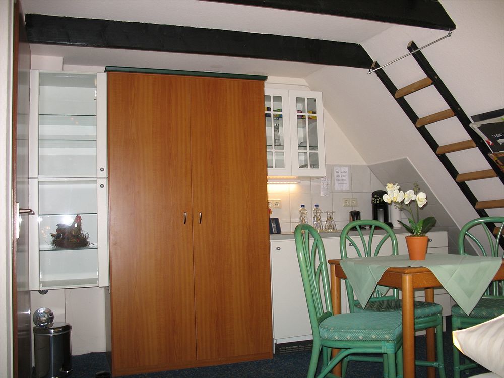 Altes Zollhaus Am Klinikum Hotel Lubeck Ngoại thất bức ảnh