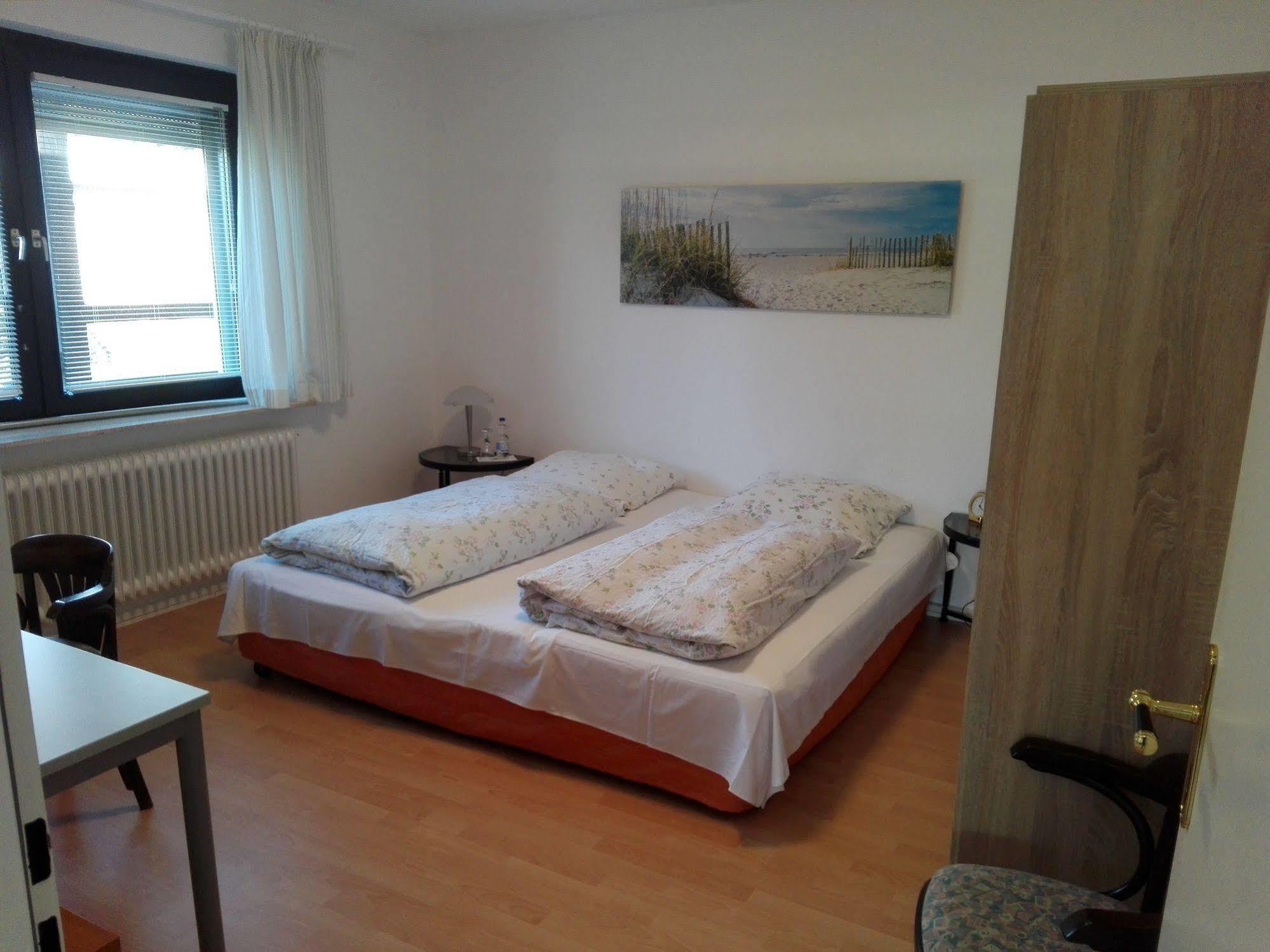 Altes Zollhaus Am Klinikum Hotel Lubeck Ngoại thất bức ảnh